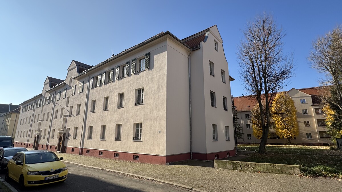 Leerstehende DG-Wohnung mit Loggia | 3-Zimmer | Renditepotenzial